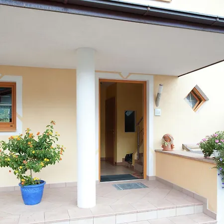 Apartmán In Altenmarkt Near Lifts