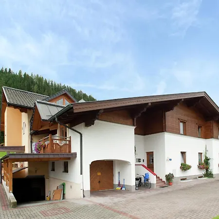 Apartmán In Altenmarkt Near Lifts *