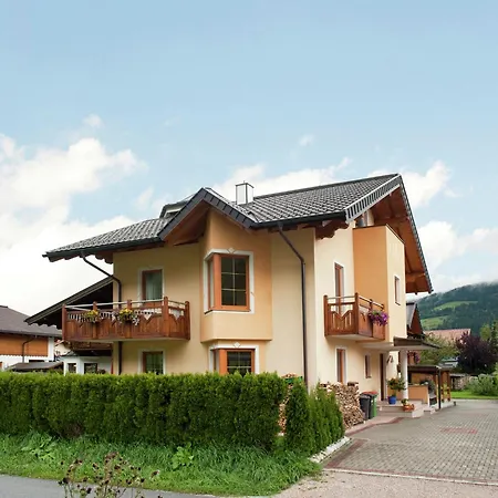 Apartmán In Altenmarkt Near Lifts *